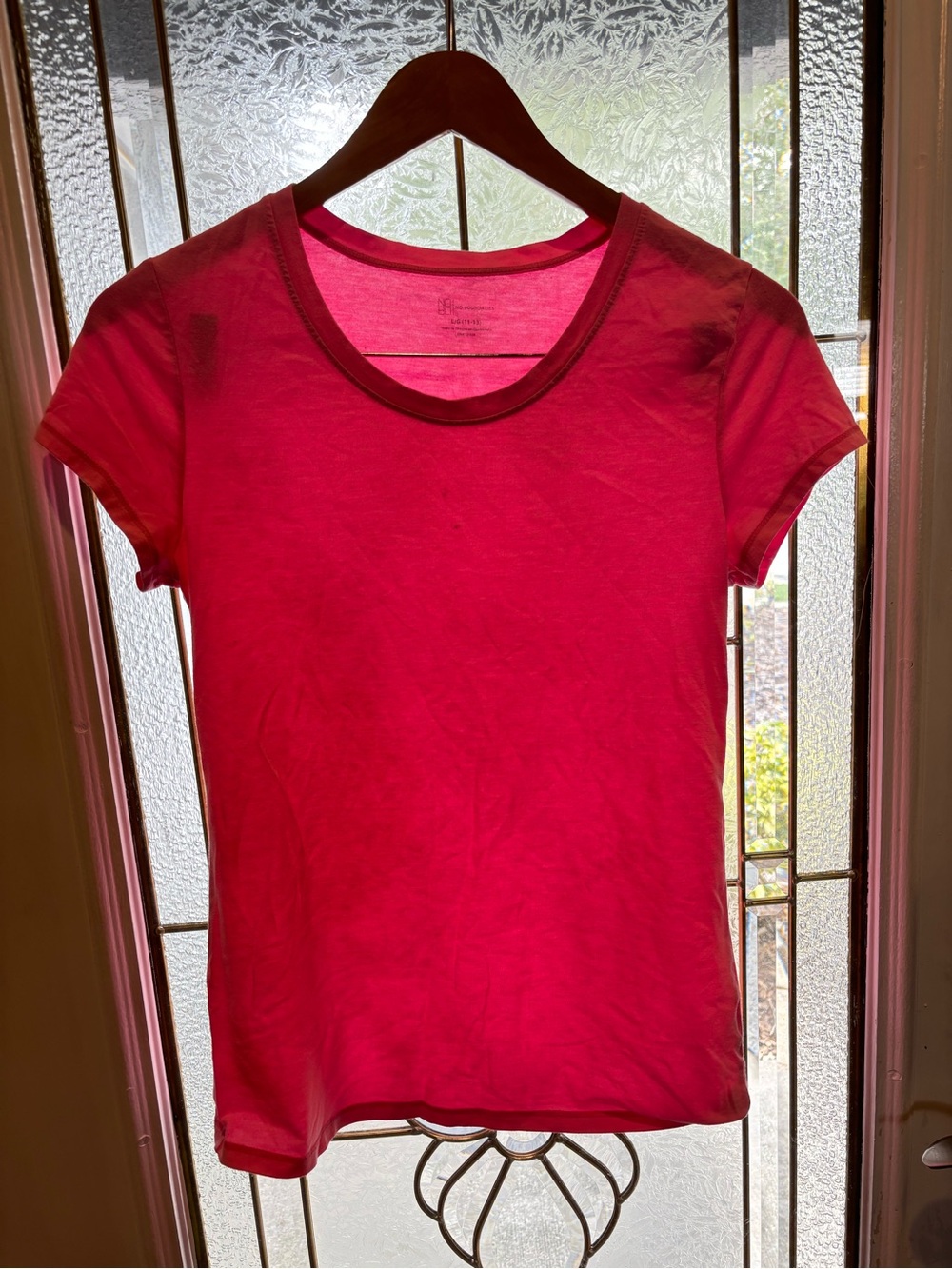 No Boundaries Women’s Short Sleeve Tee - Hot Pink